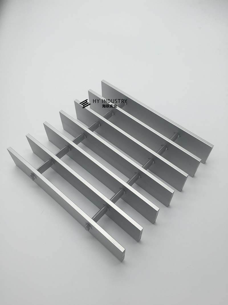 江西铝合金格栅|仿木铝制格栅板厂