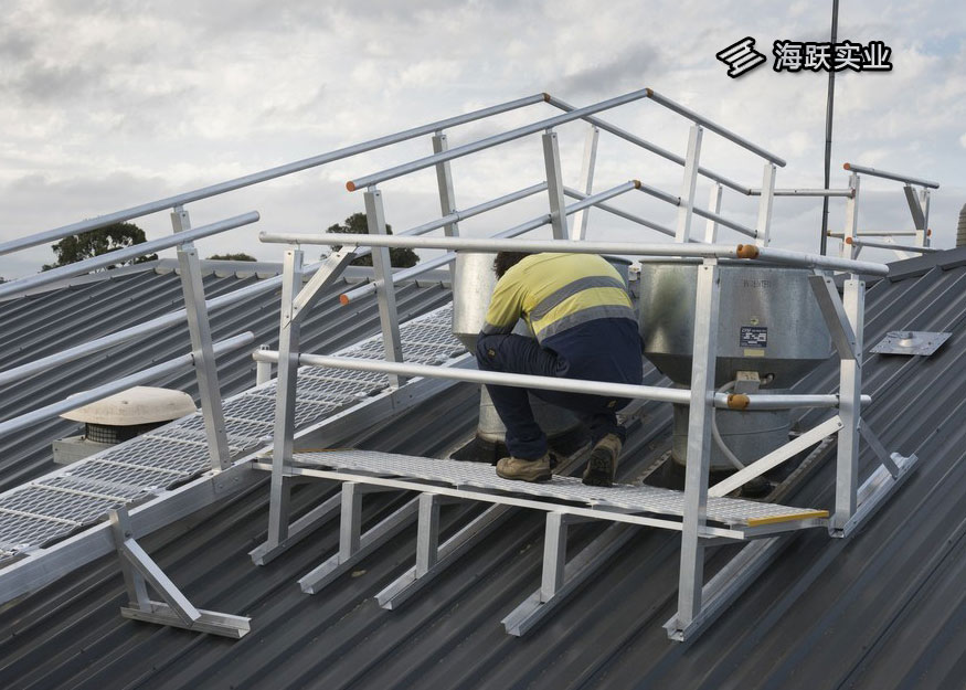 空调外机屋顶检修系统设计实景图