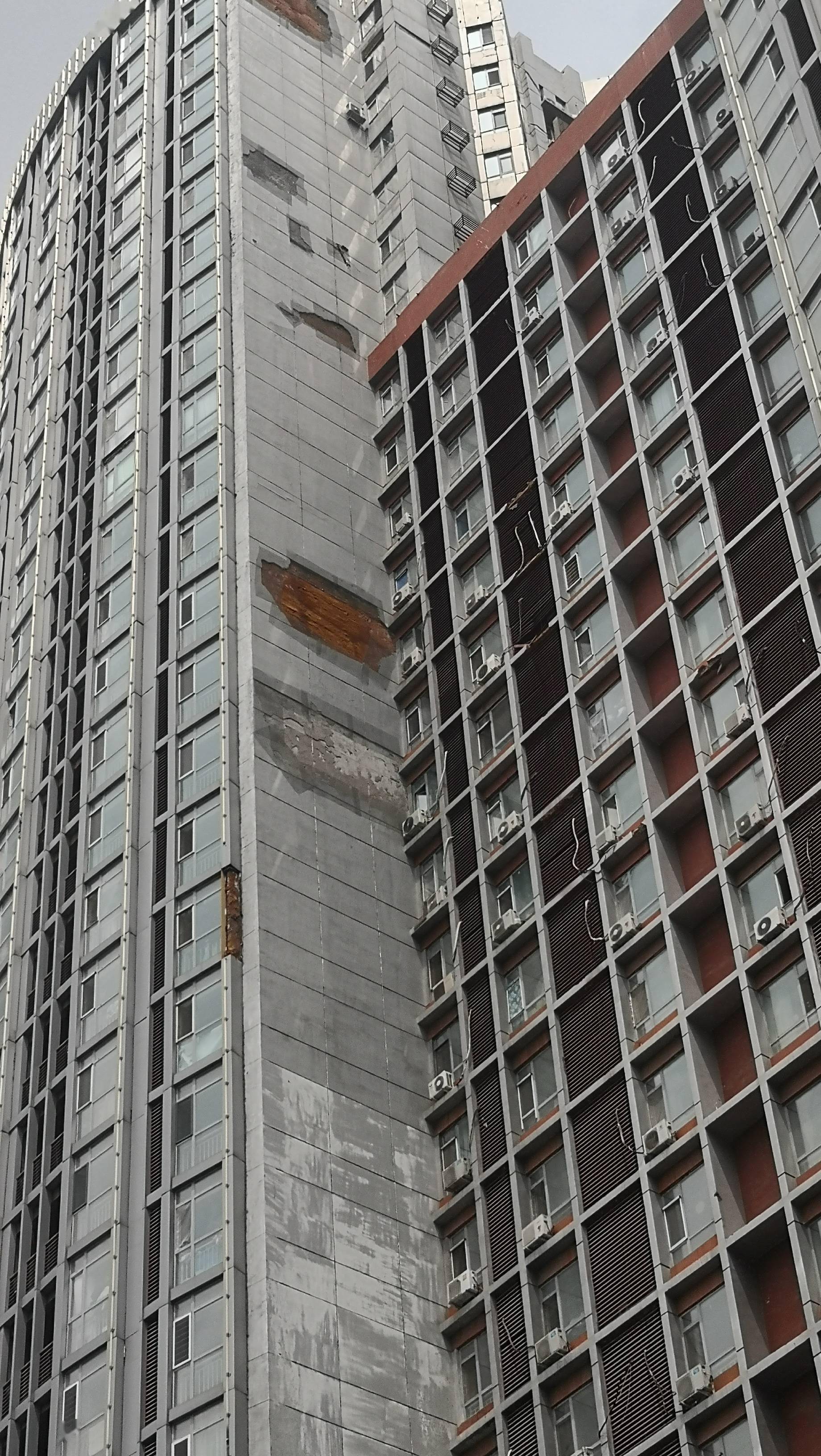高层建筑与步道的安全距离 高层建筑与步道的安全距离是多少