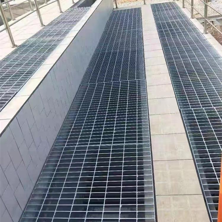 小榄踏步防护钢格栅板 钢格栅楼梯踏步板规格表