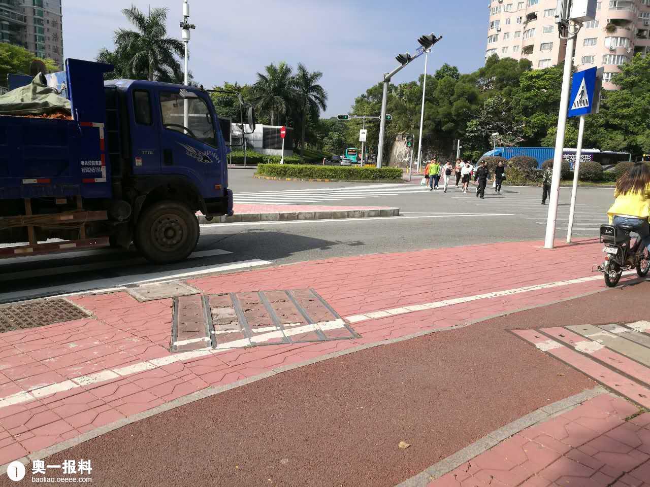 行步道设备箱安全吗 步行道用的是什么材料