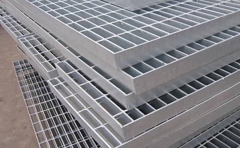 云浮扁铁钢格栅踏步板 钢格栅楼梯踏步板规格表