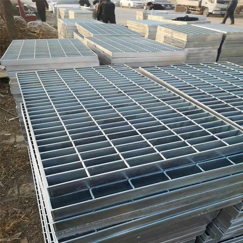 东莞复合钢格栅踏步板 东莞复合钢格栅踏步板厂家电话