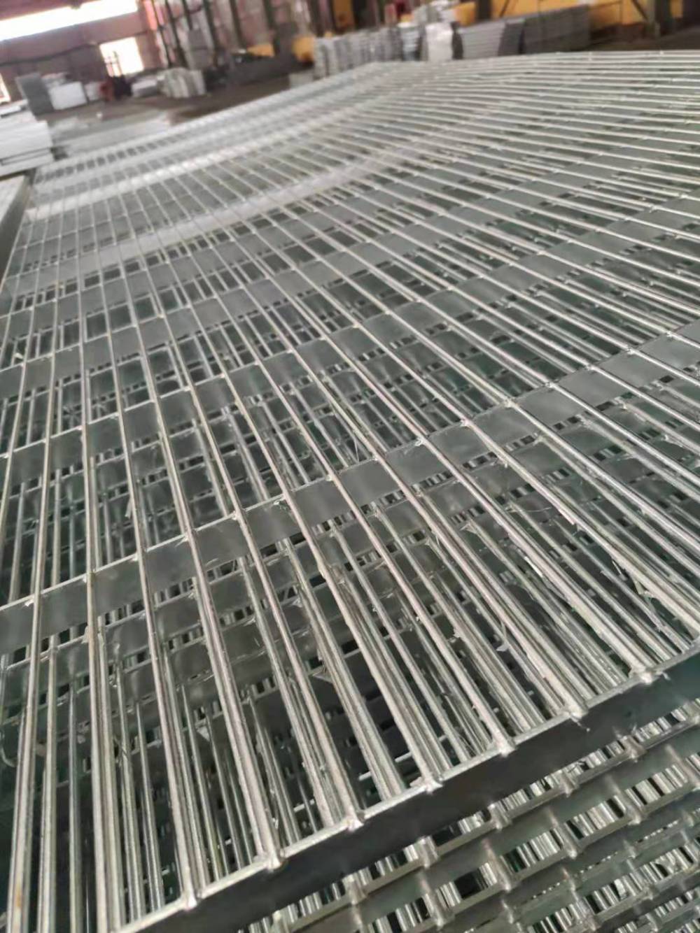 江苏t3楼梯踏步板钢格栅 格栅板楼梯踏步及平台参照图集