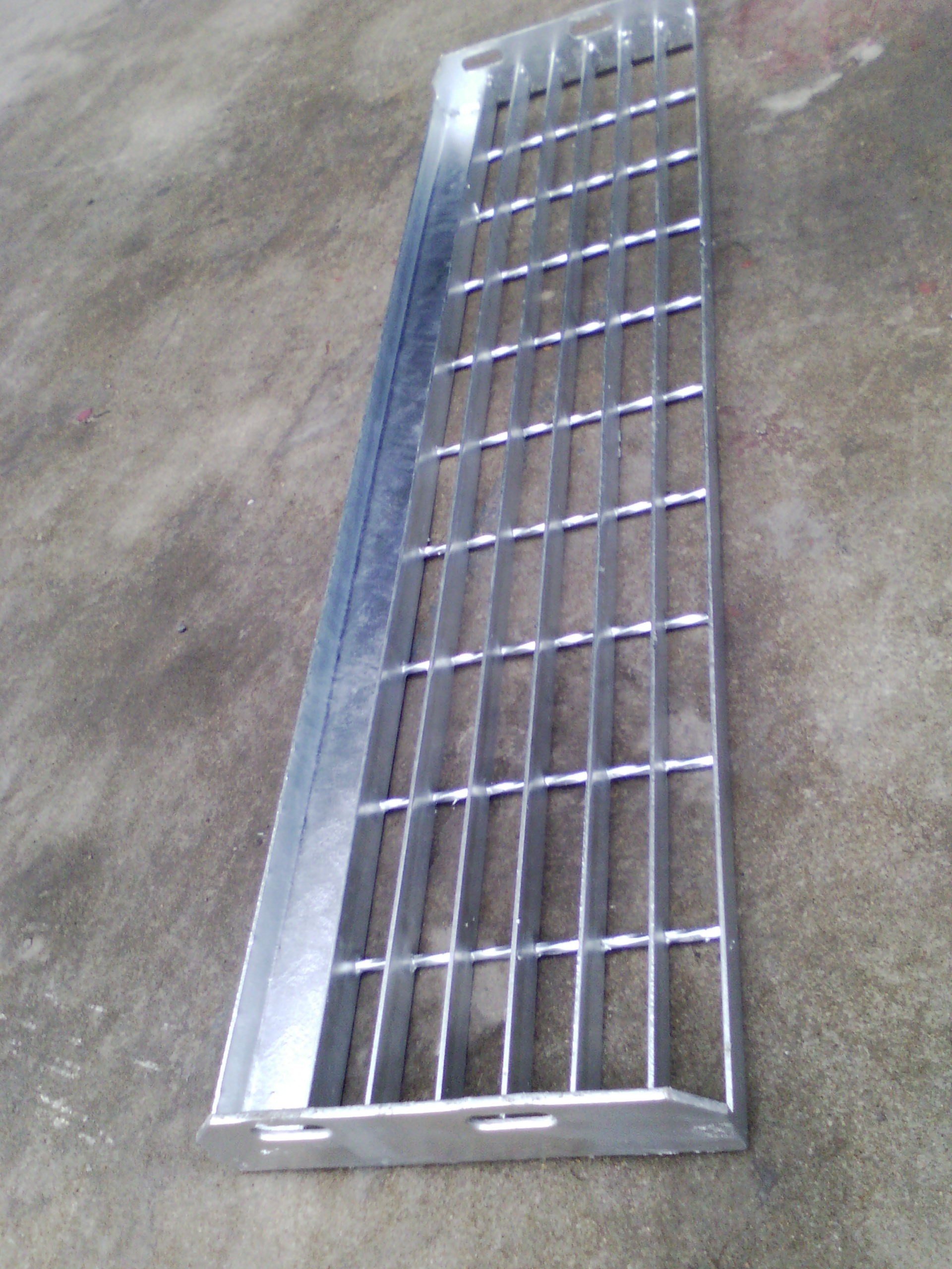 旋梯格栅踏步板图片 旋梯格栅踏步板图片高清