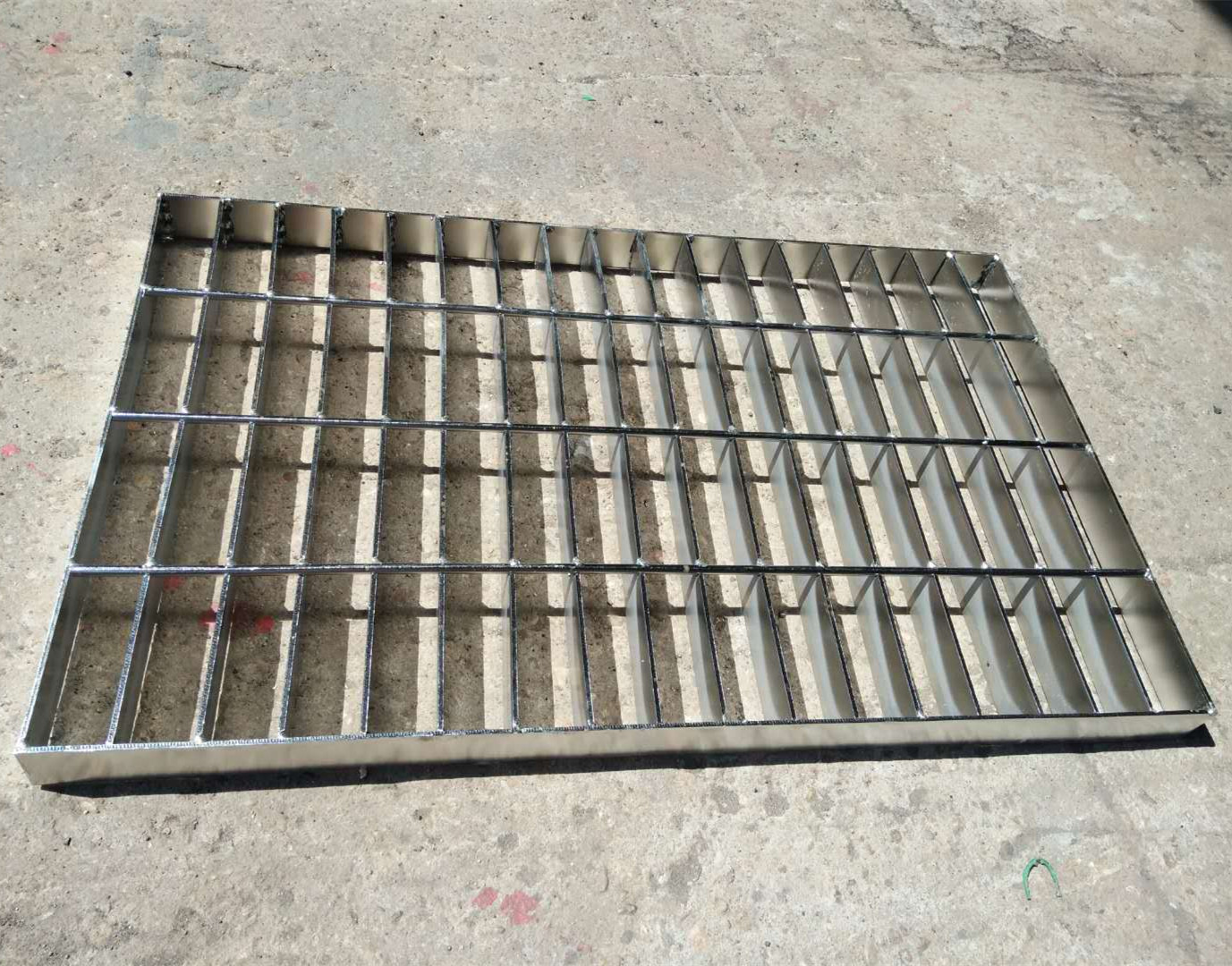 格栅板踏步生产厂家 格栅板踏步生产厂家有哪些