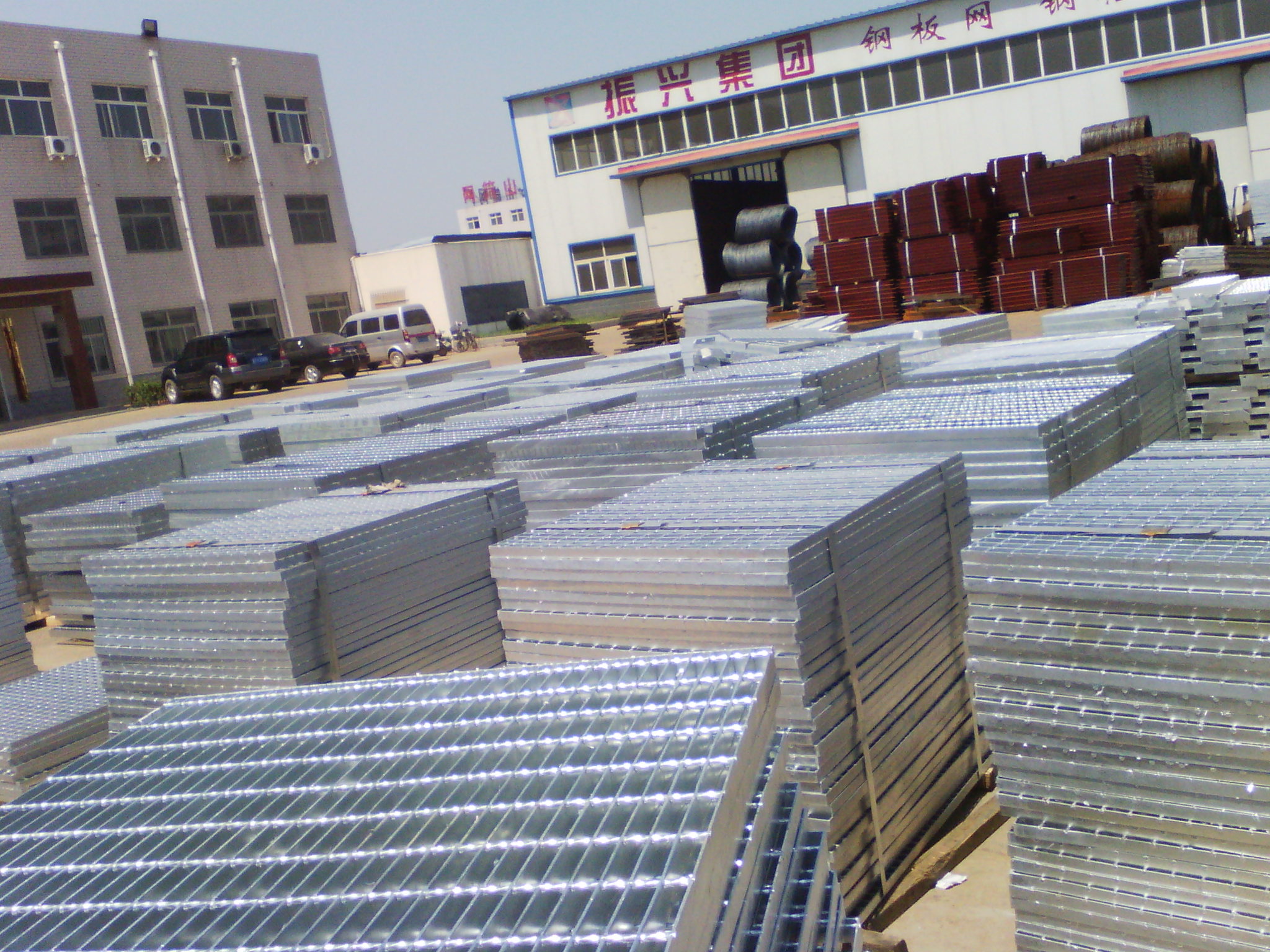 汕头平台钢格栅踏步板 钢格栅楼梯踏步板规格表