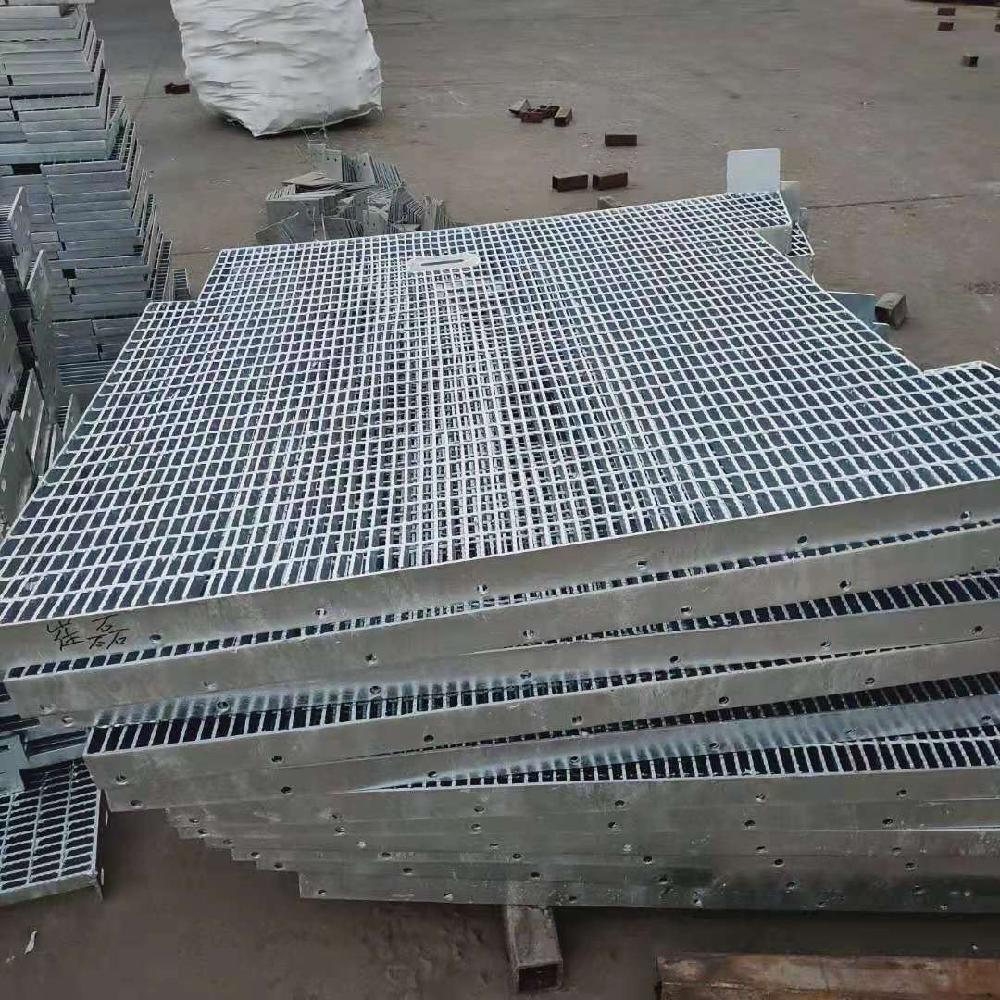钢格栅板踏步厂家价格多少 钢格栅板踏步厂家价格多少钱一米