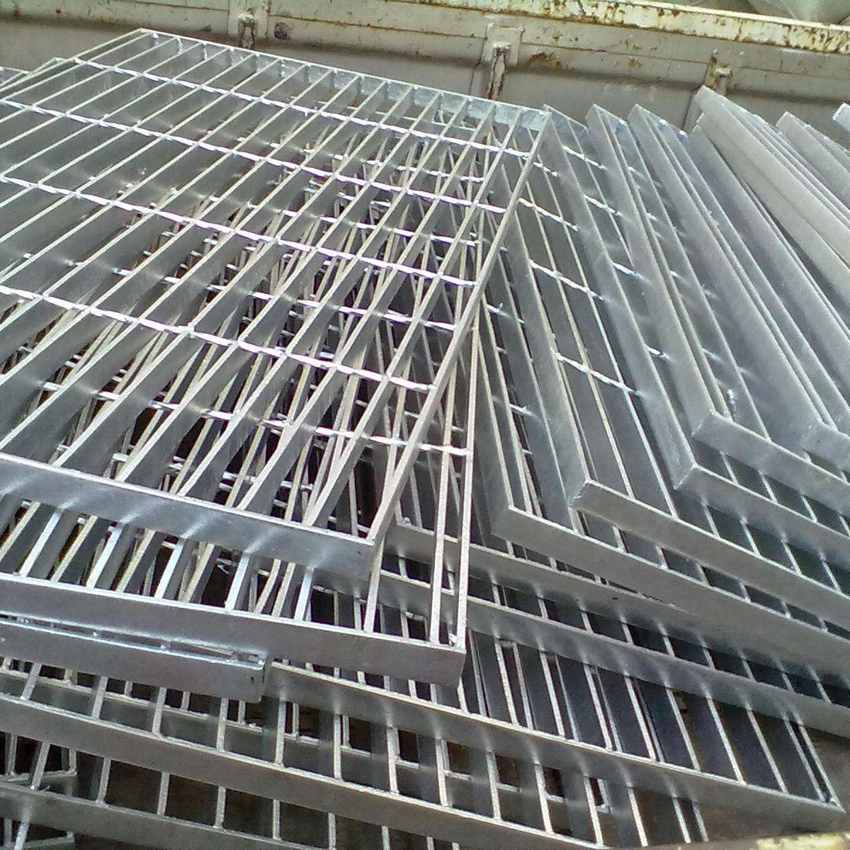 汕尾304钢格栅踏步板 汕尾304钢格栅踏步板厂家 汕尾304钢格栅踏步板 汕尾304钢格栅踏步板厂家