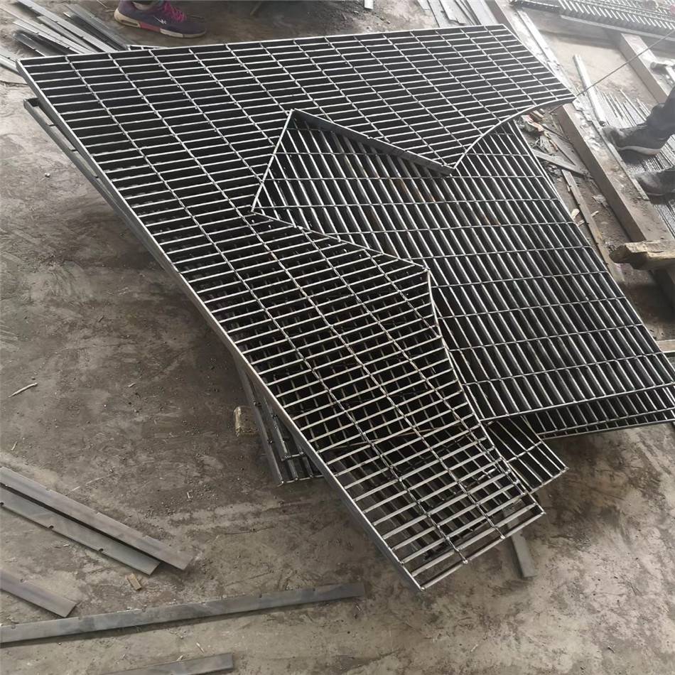 热镀锌格栅踏步板加工 热镀锌格栅踏步板加工工艺