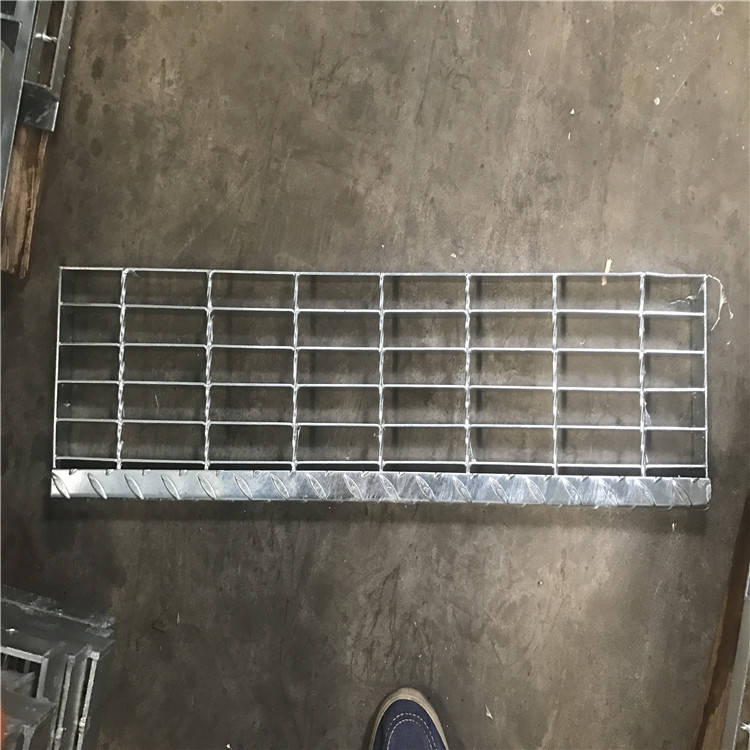 钢格栅踏步板价钱 钢格栅踏步板价钱多少