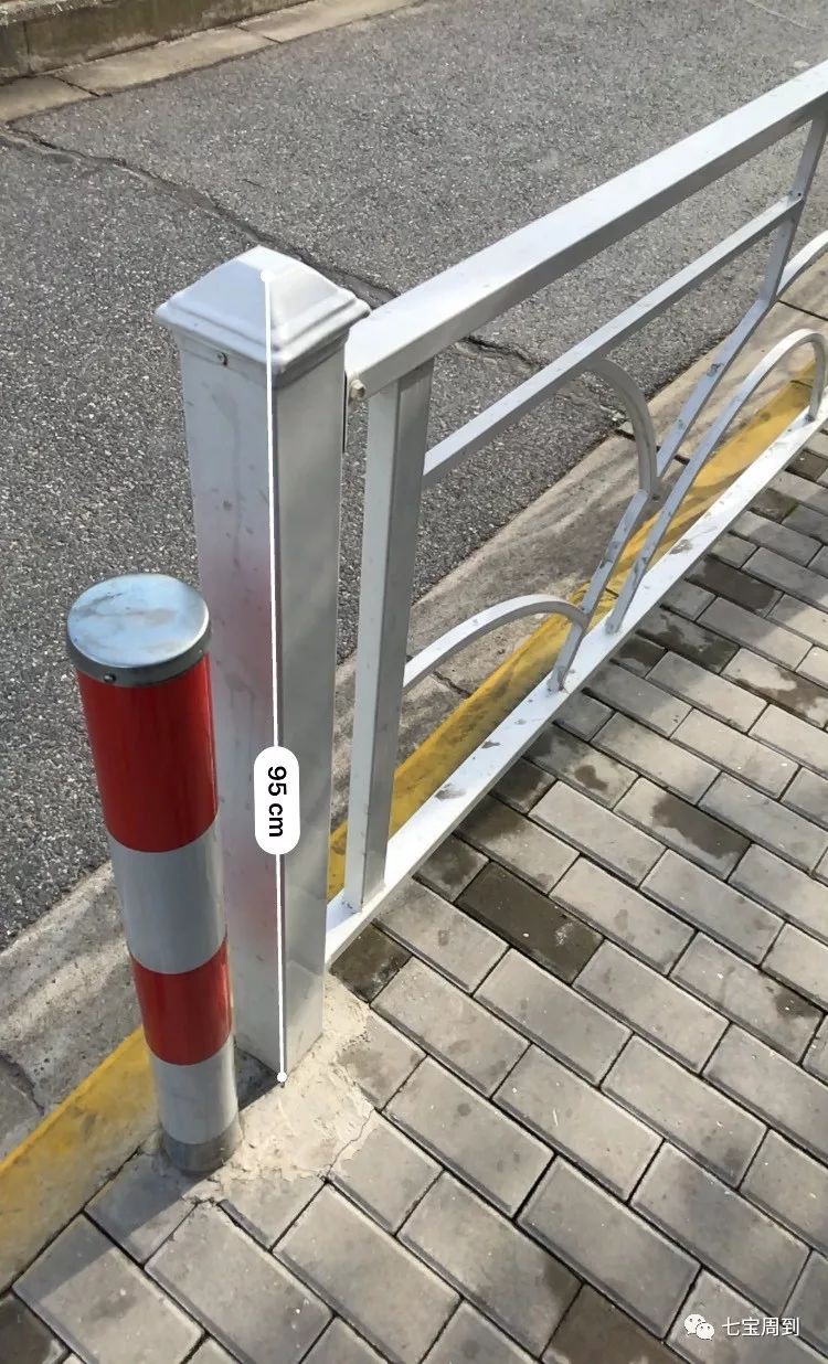 护栏塌陷步道安全隐患 防护栏倒塌,存在极大的安全隐患