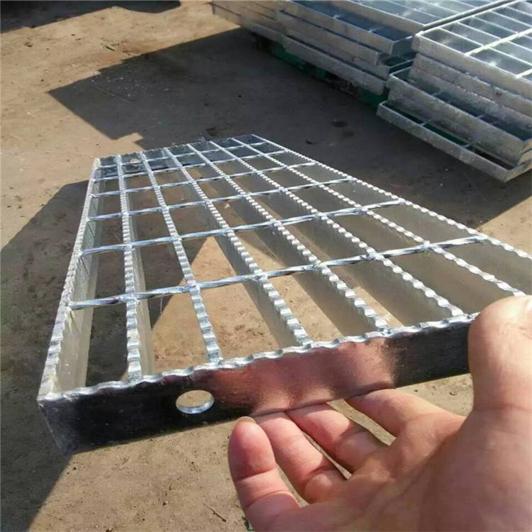 游泳池防滑格栅踏步板图片 