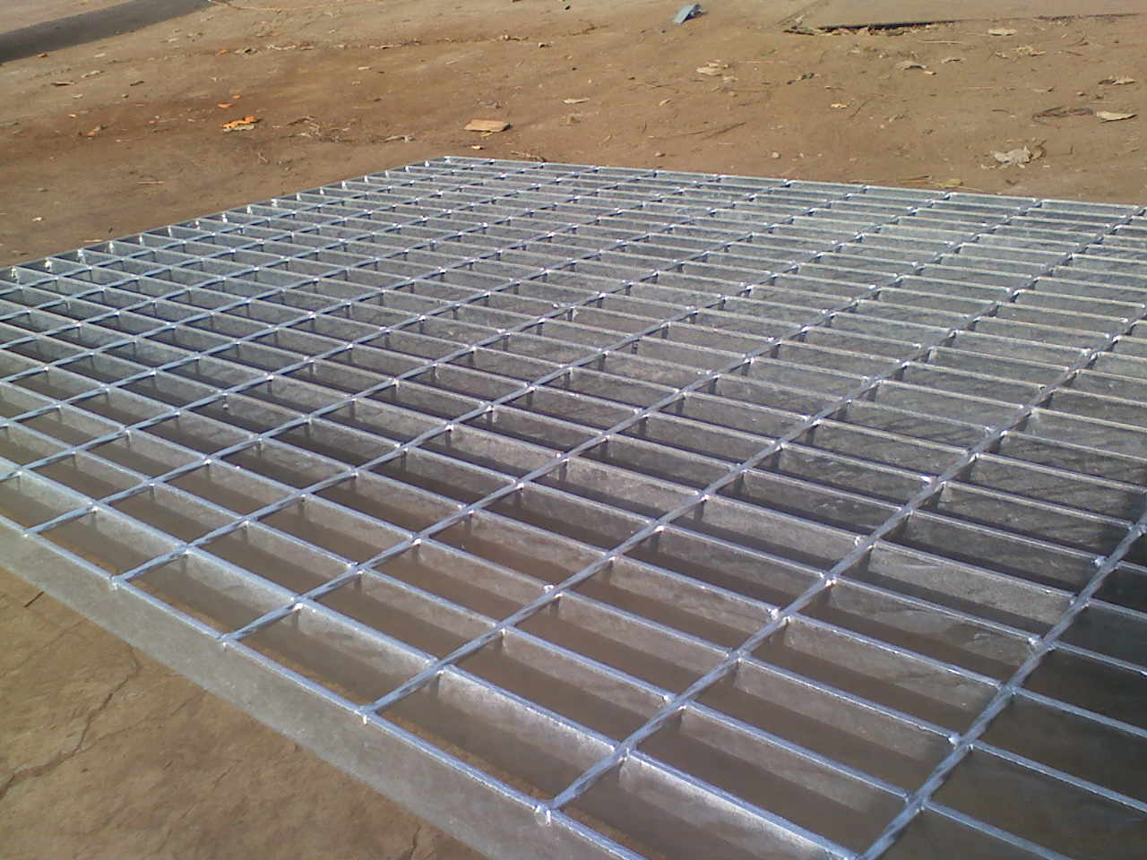 钢梯踏步格栅板 钢格栅踏步板理论重量