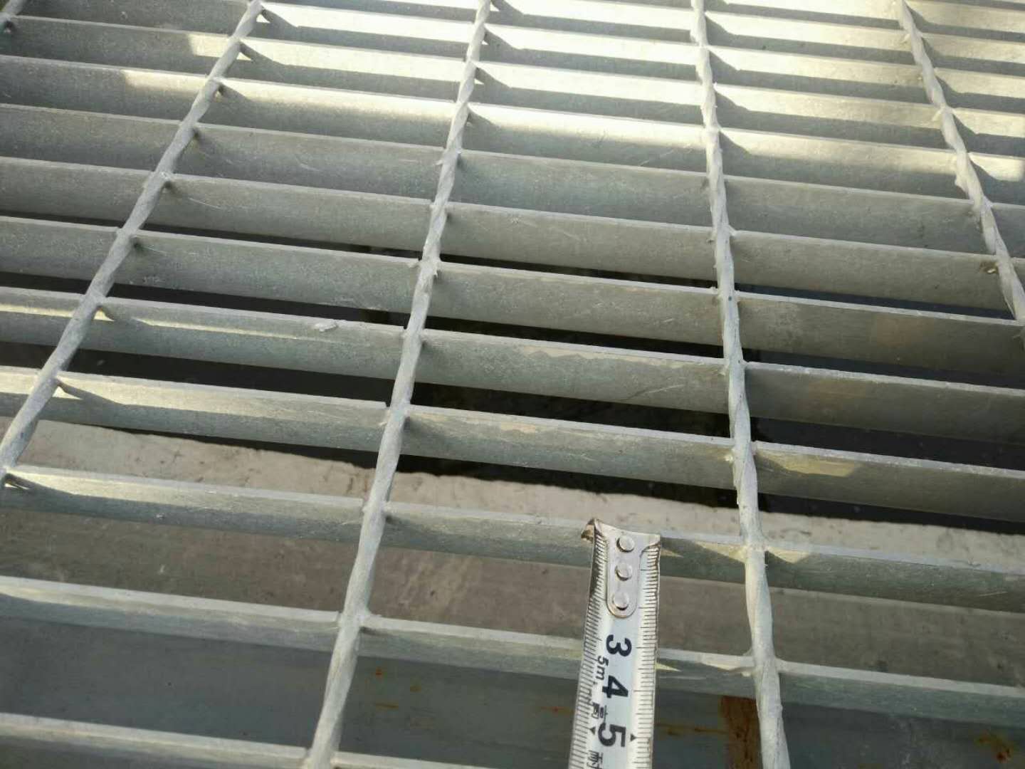 钢格栅踏步板重量怎么算 钢格栅踏步板重量怎么算的