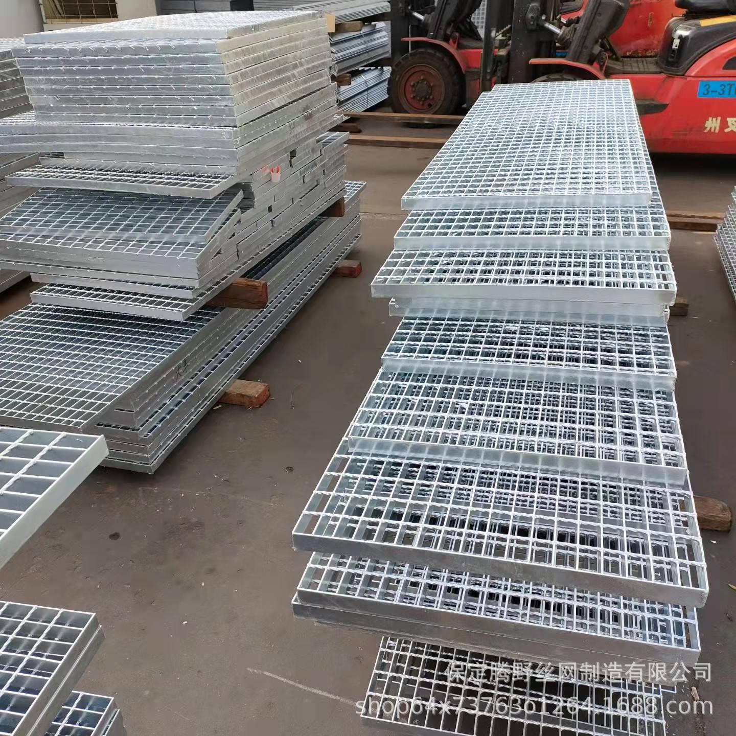 检修平台钢格栅踏步板 钢格栅楼梯踏步板规格表