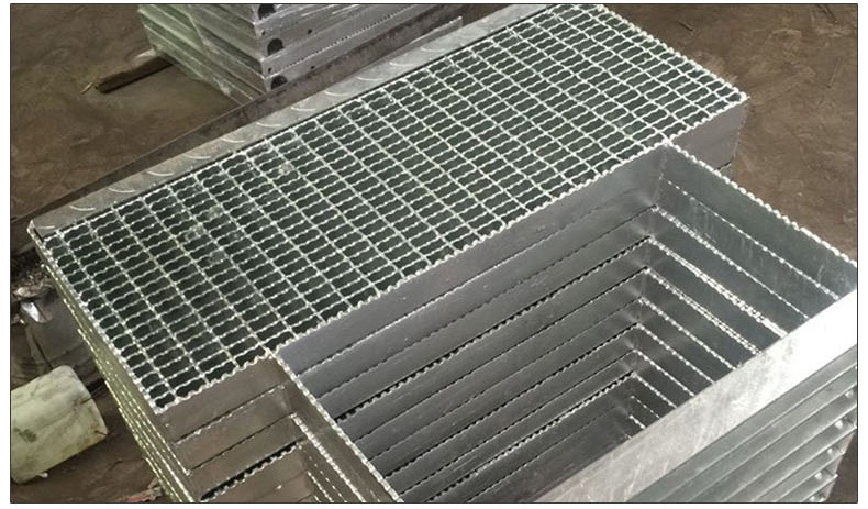 高安钢格栅踏步板 高安钢格栅踏步板生产厂家
