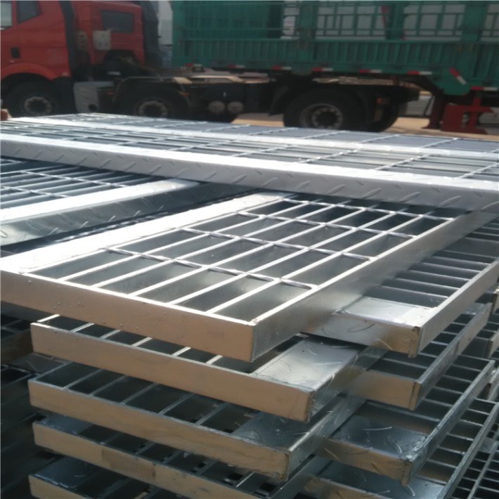 合肥楼梯踏步板钢格栅规格 格栅踏步板理论重量表 标准