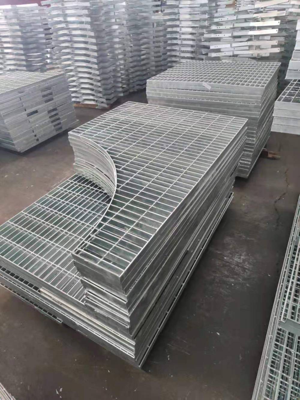 河源集井钢格栅踏步板 河源集井钢格栅踏步板厂家