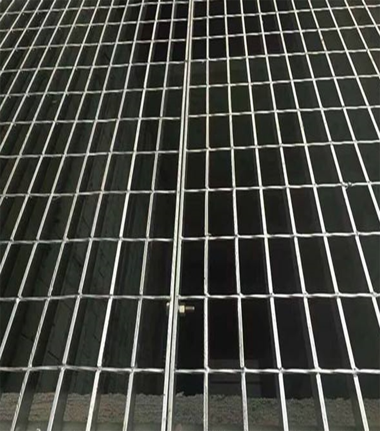 河南踏步板钢格栅板 河南踏步板钢格栅板厂家地址