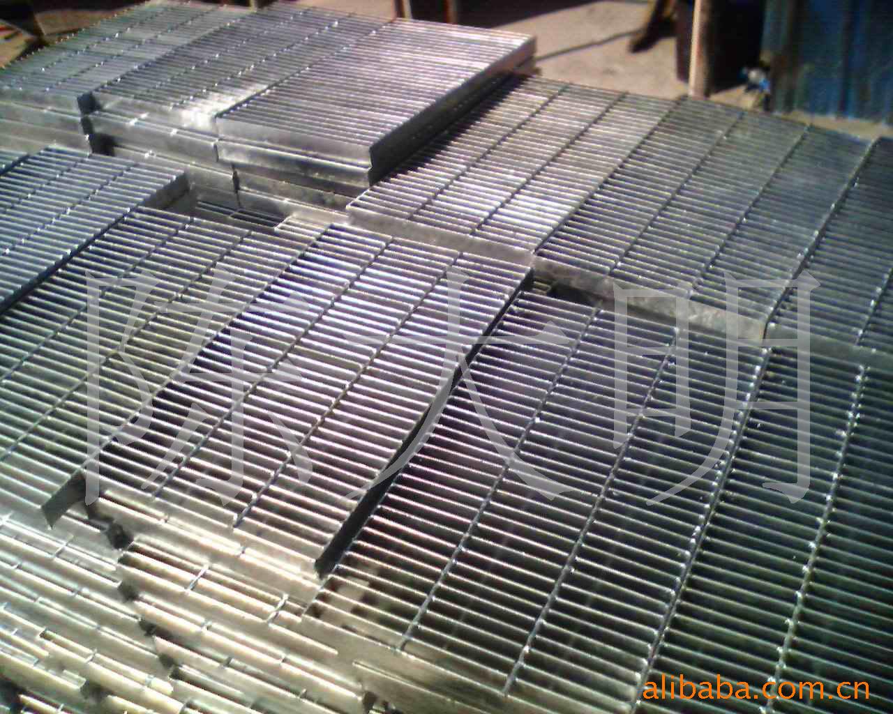 亳州踏步格栅板价格 格栅踏步板理论重量表 标准