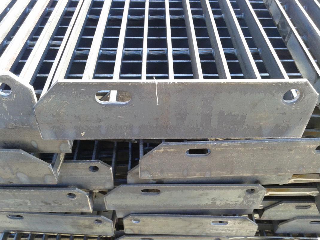 辽宁踏步板钢格栅板 辽宁踏步板钢格栅板厂家电话