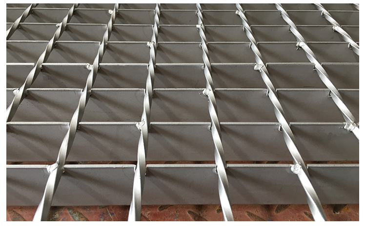 佛山焊接钢格栅踏步板 钢格栅楼梯踏步板规格表