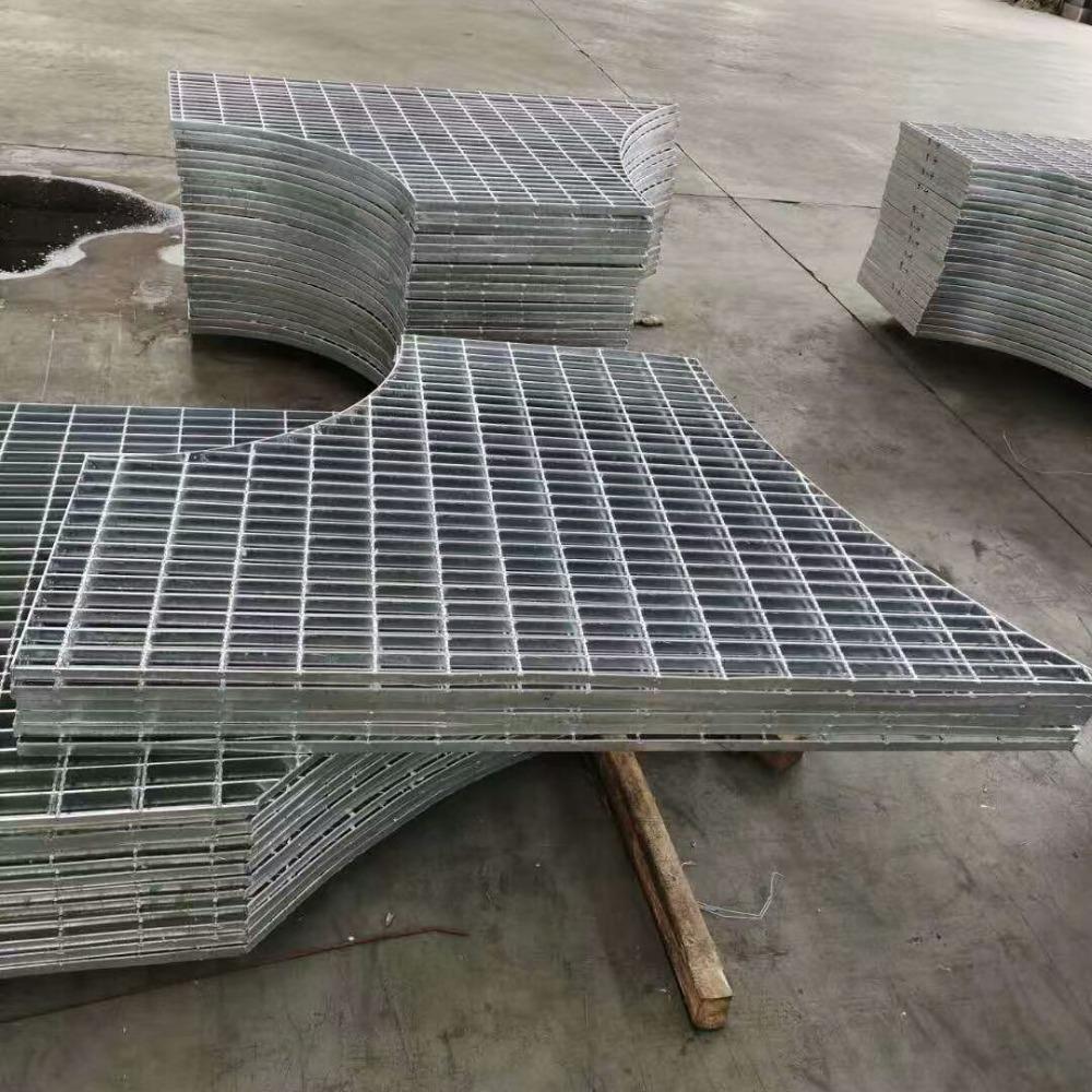 梅州高空平台钢格栅踏步板 