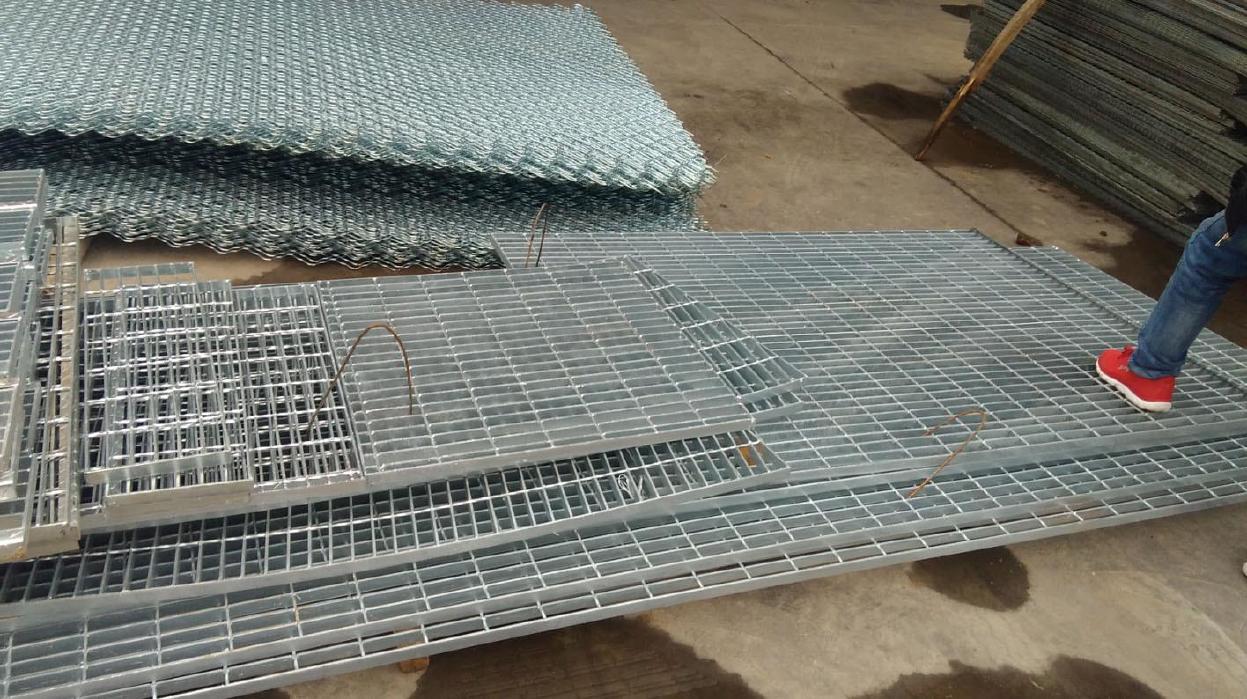 格栅板是踏步板的一种吗 格栅板是踏步板的一种吗为什么