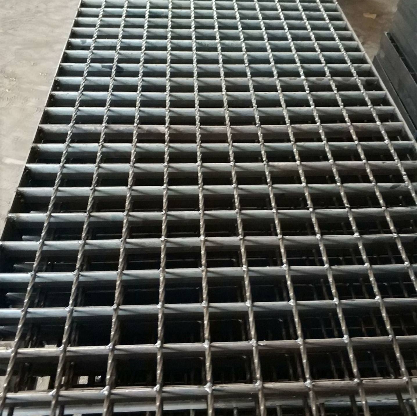 踏步格栅镀锌平台板 镀锌格栅踏步规格及重量