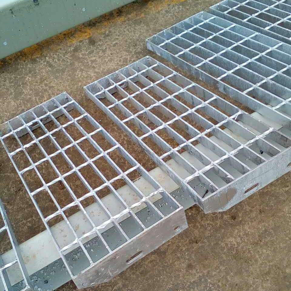 苏州踏步格栅板作用 格栅踏步板理论重量表 标准