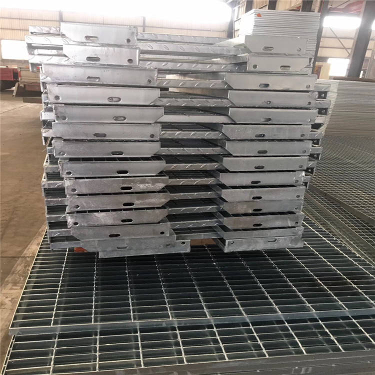 阳江扁铁钢格栅踏步板 钢格栅楼梯踏步板规格表