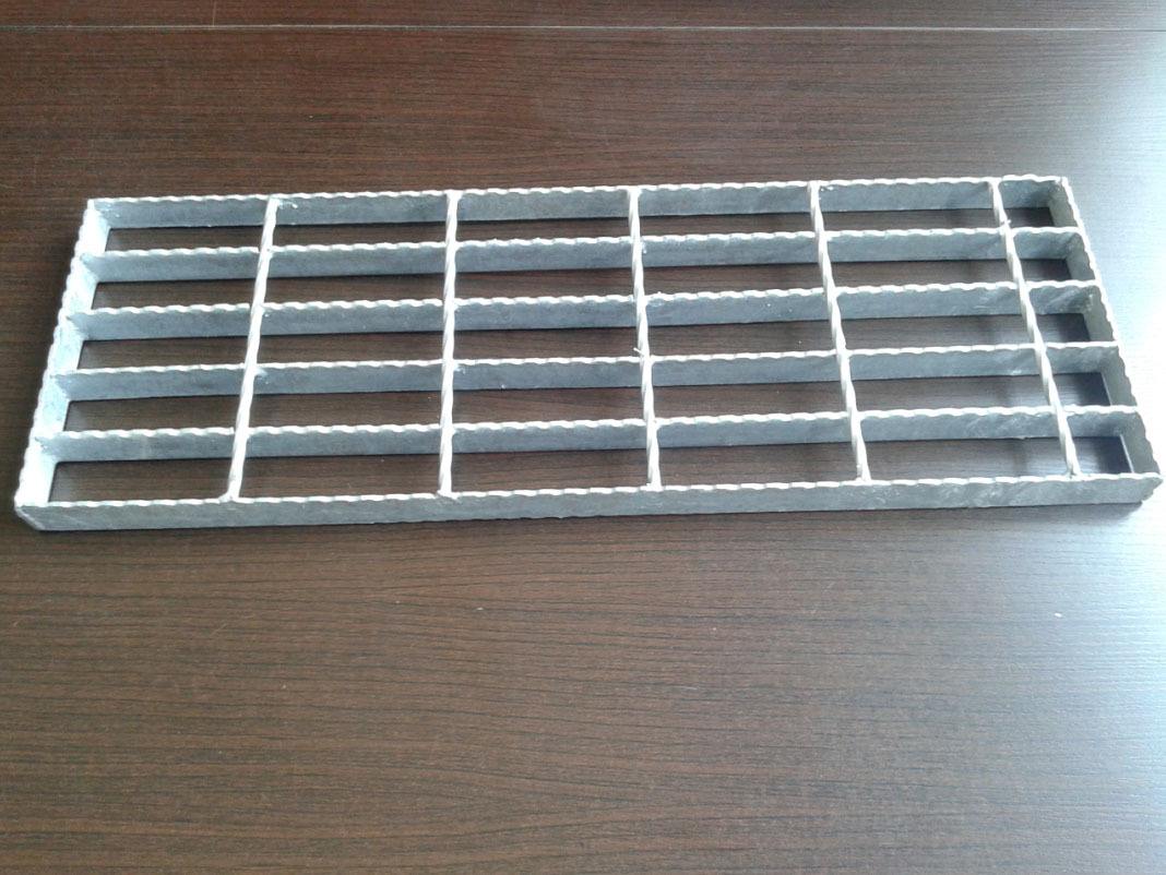 中山插接钢格栅踏步板 中山插接钢格栅踏步板生产厂家