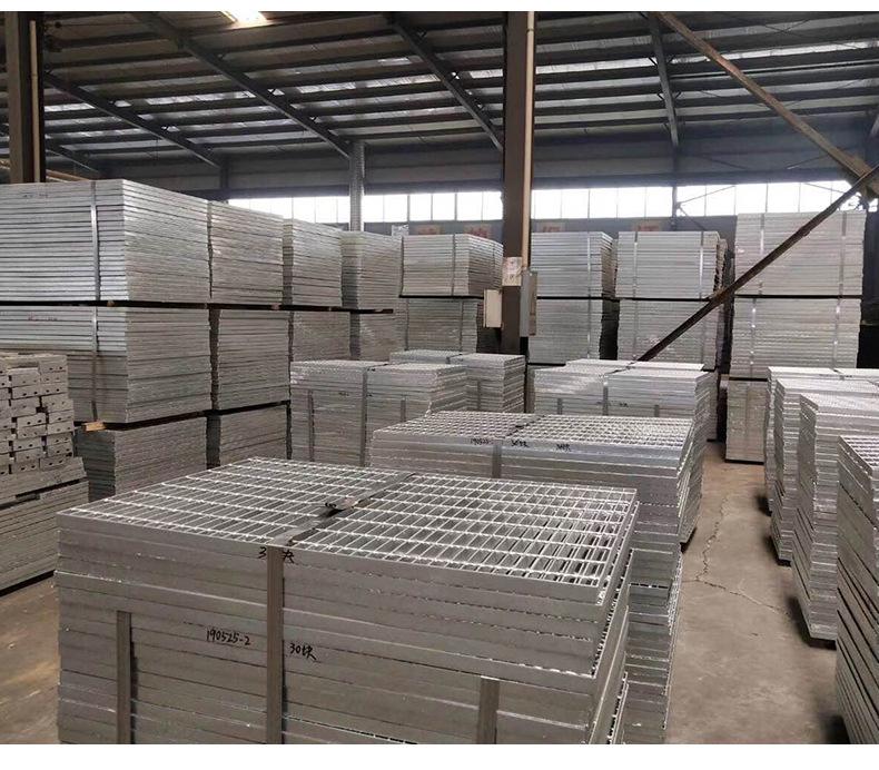 阳江焊接钢格栅踏步板 钢格栅楼梯踏步板规格表