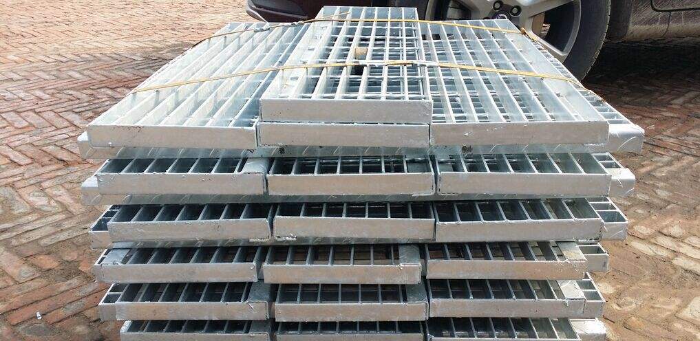 淮安踏步格栅板规格 格栅踏步板理论重量表 标准