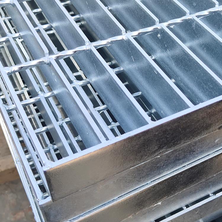 青岛踏步格栅板规格 格栅踏步板理论重量表 标准