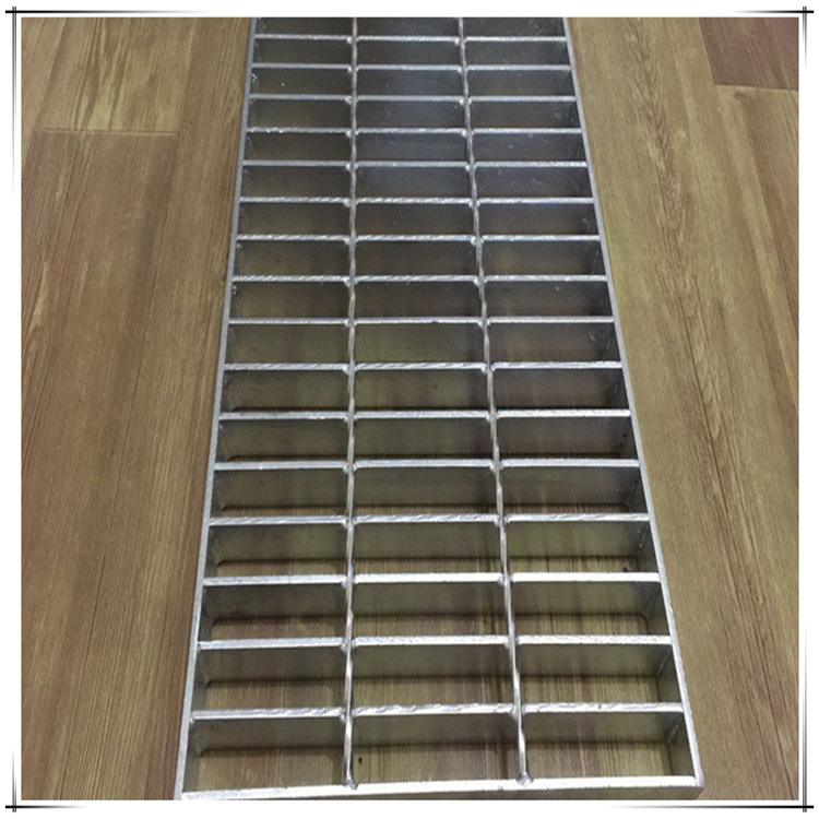 山东踏步板格栅板密度 格栅踏步板理论重量表 标准