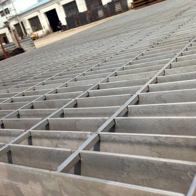 长春楼梯踏步板钢格栅板 长春楼梯踏步板钢格栅板生产厂家