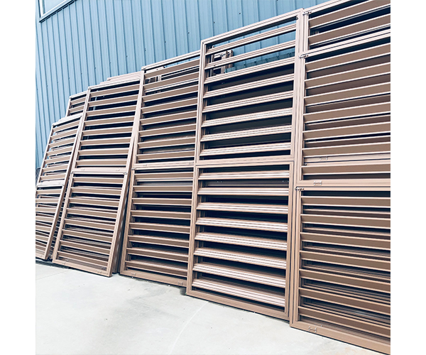 木纹铝合百叶窗厂家价格 宁波中集装箱厂一个月多少钱