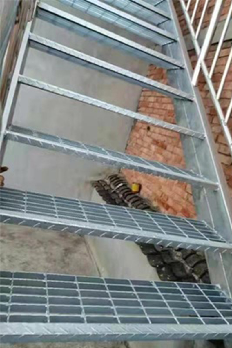 港闸镀锌钢格栅踏步板用途 