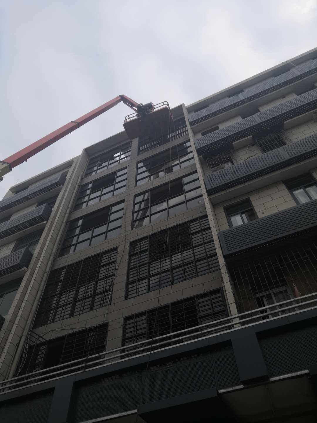 建筑立面铝合金格栅安装 建筑立面铝合金格栅安装规范