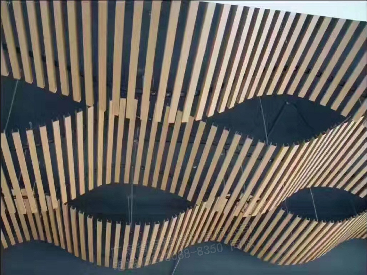 铝合金格栅吊顶制作工艺 铝合金格栅吊顶多少钱一平方
