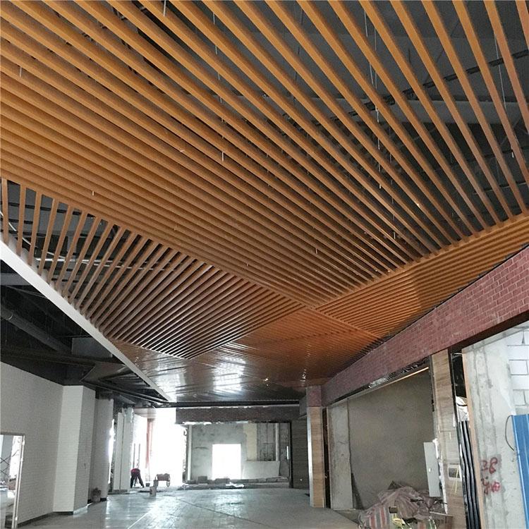 石膏板铝合金格栅吊顶图片 石膏板吊顶和铝合金吊顶哪个造价高