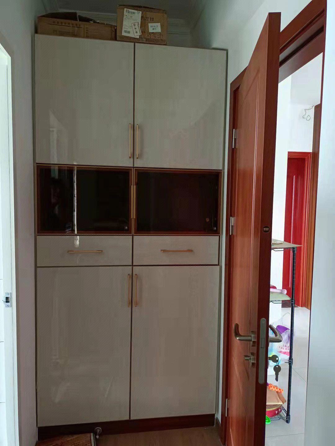 铝合金格栅柜门制作 铝合金格栅柜门制作方法