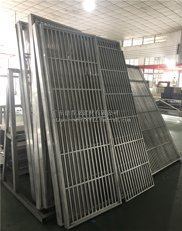 供应铝合金格栅安装 铝合金格栅安装技术交底