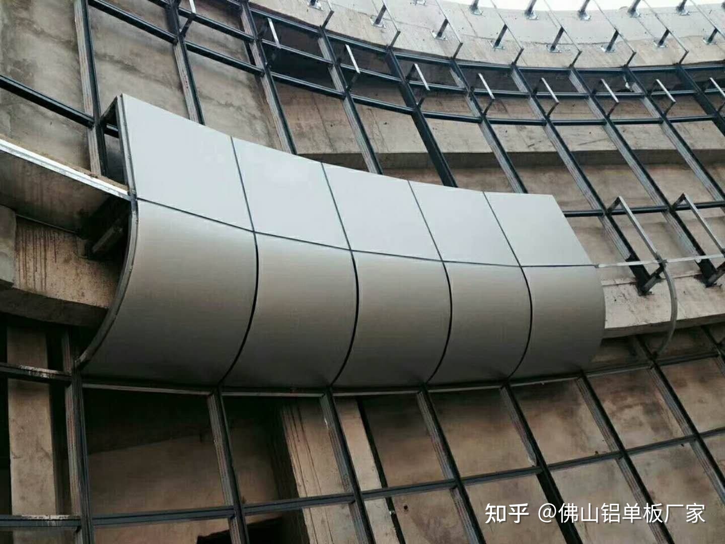 铝合金格栅算幕墙吗吗知乎 铝合金格栅幕墙多少钱一平方