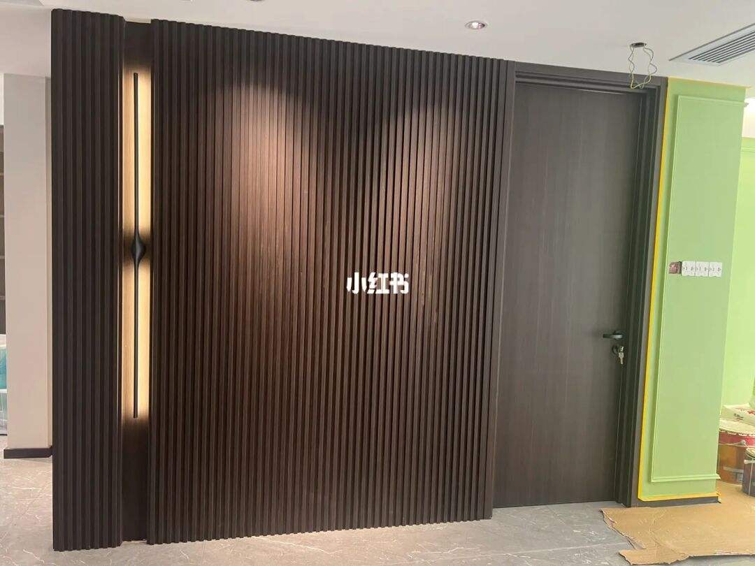 木门带铝合金格栅条 
