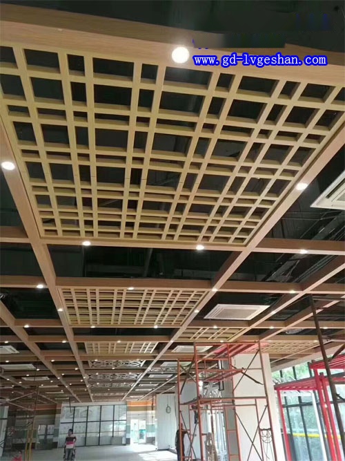 铝合金格栅吊顶和铝方通 铝格栅吊顶 铝方通 区别