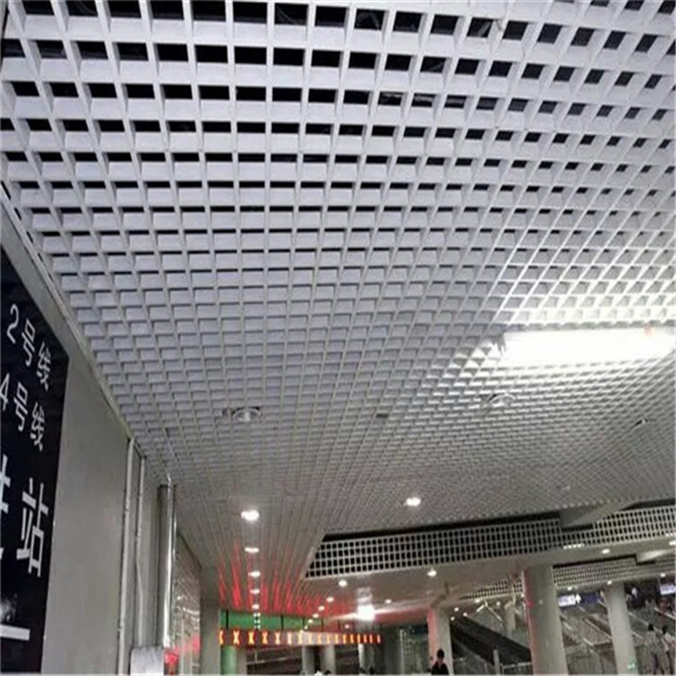 外墙银色铝合金格栅 外墙银色铝合金格栅图片