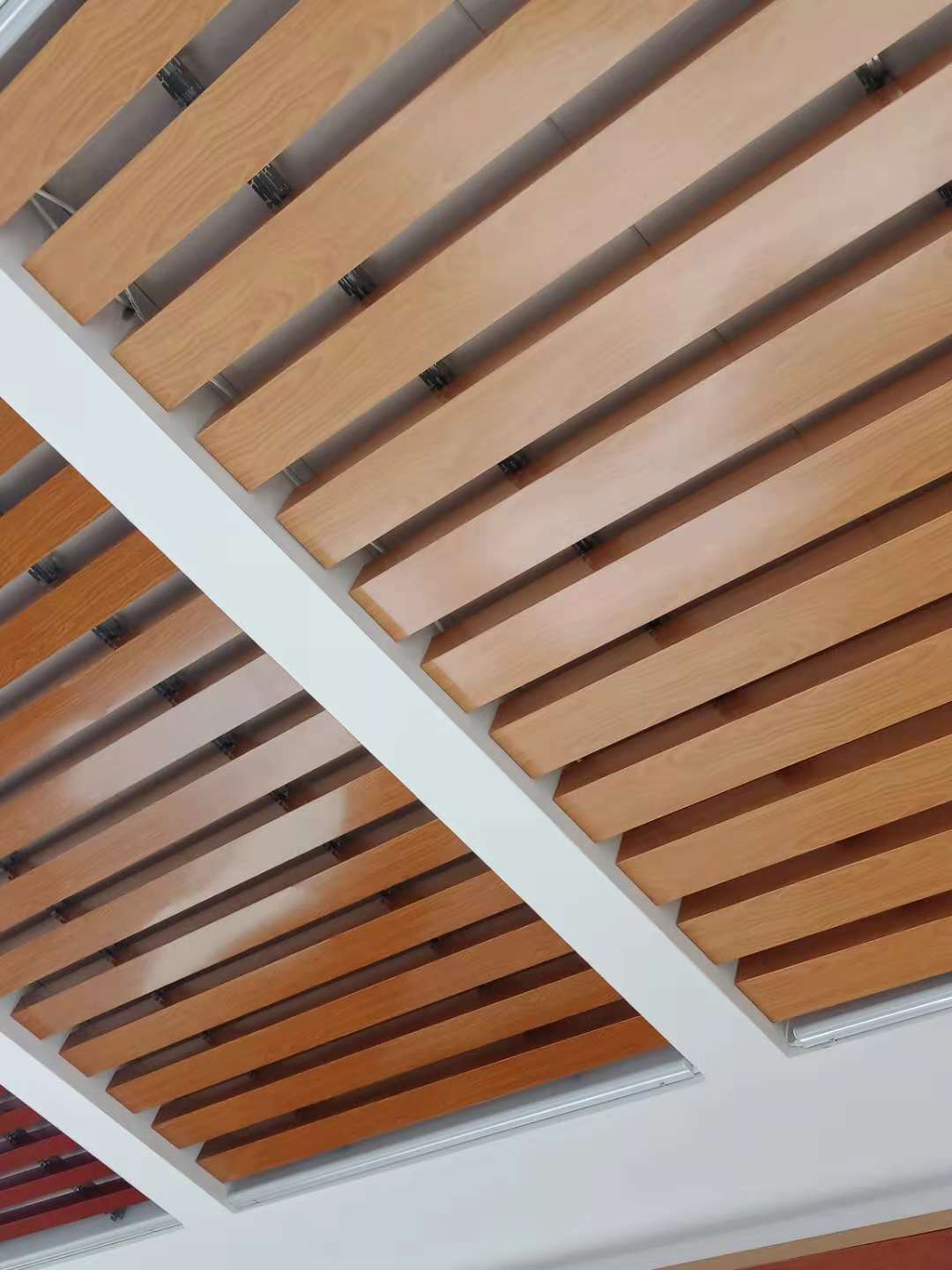 仿木纹铝合金格栅加工 仿木纹铝合金格栅加工厂家
